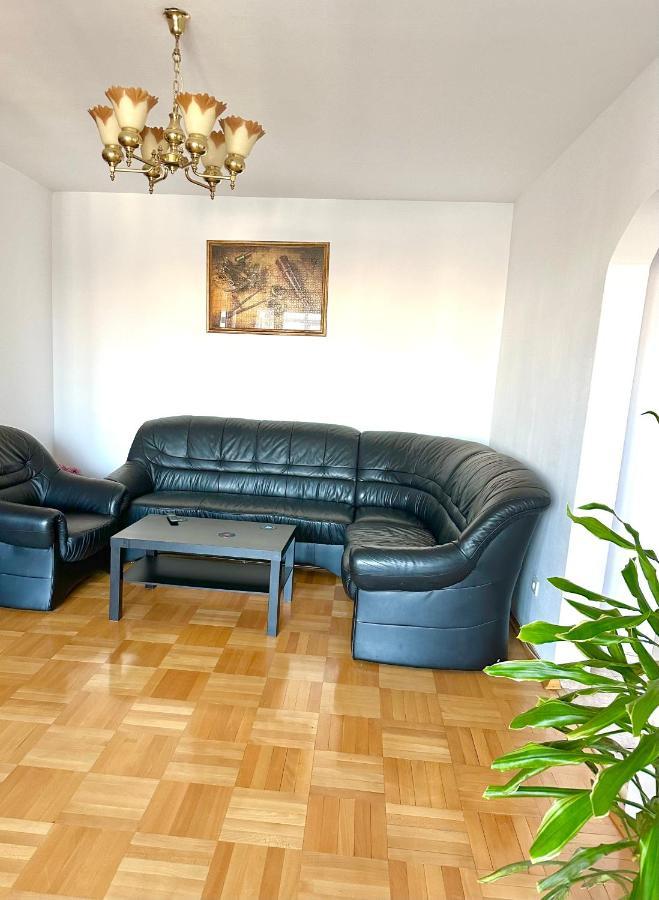 Vintage Bucharest Apartment Eksteriør billede
